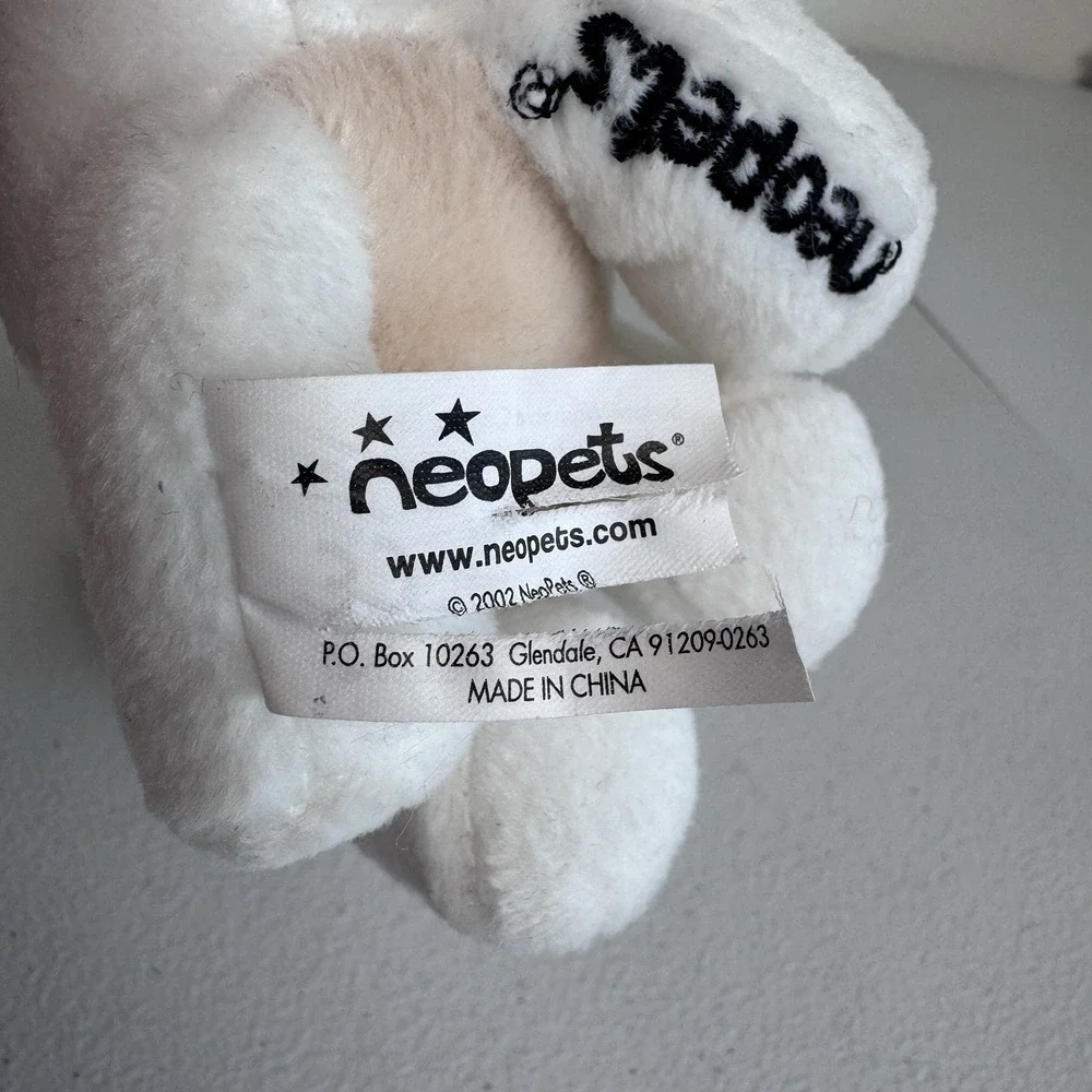 Vintage Neopets White Aisha 8.5in Plush Limited Edition Toy 2002